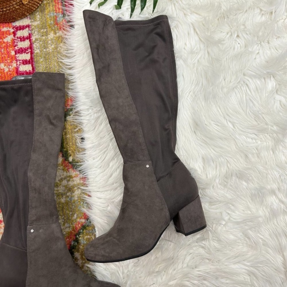 Circus by Sam Edelman Gray Faux Suede Knee High Heeled Boots 7 WIDE